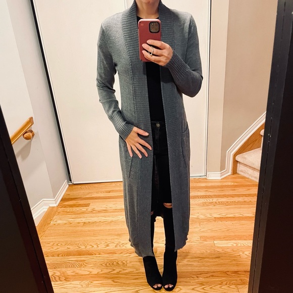 Tahari Merino Wool Sweater - Picture 3 of 7